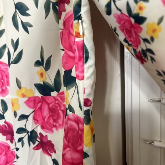 Ladies Women’s Floral Dress - Picture 6 of 6